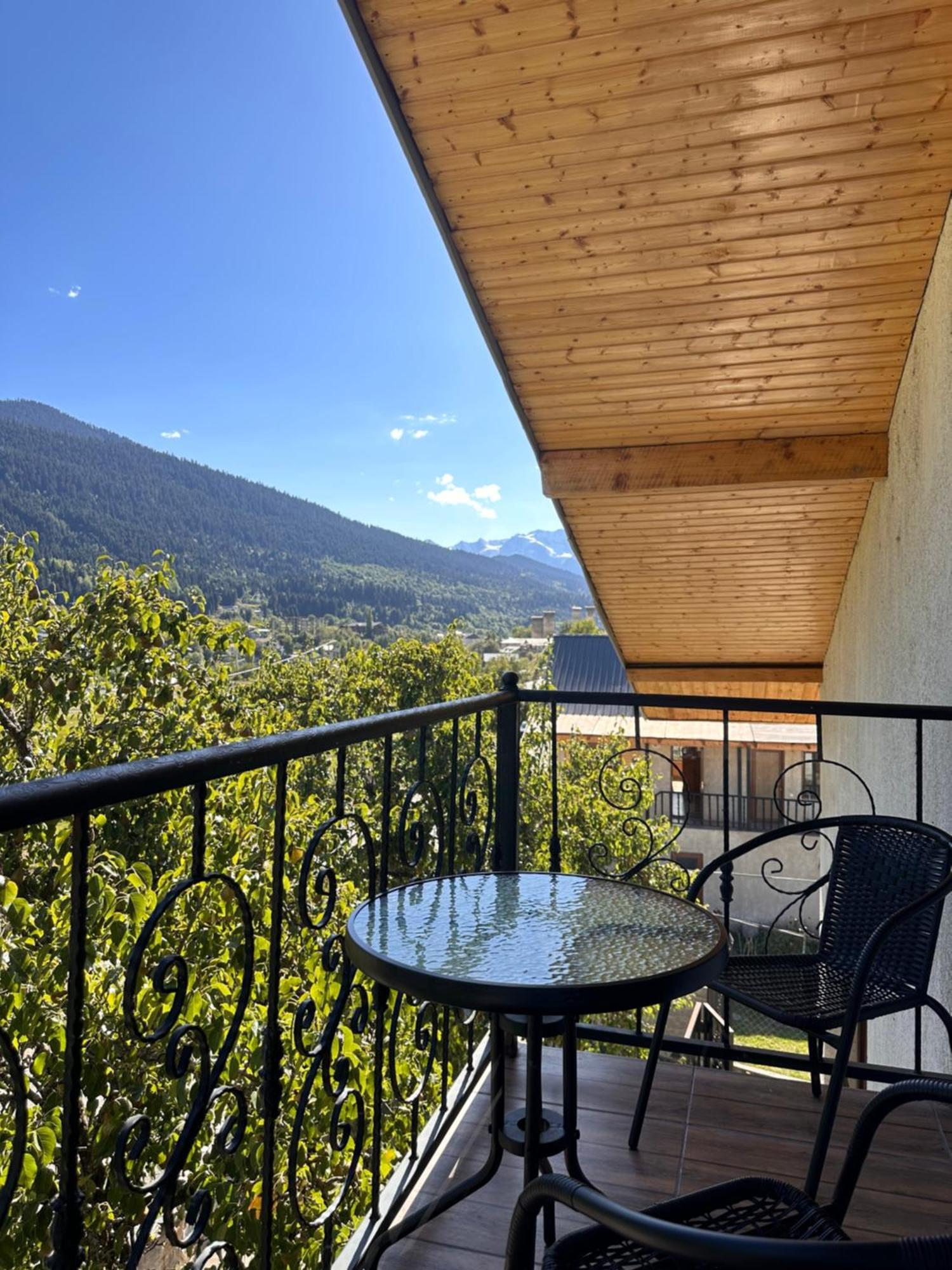 Bala'S House Hotel Mestia Exterior photo